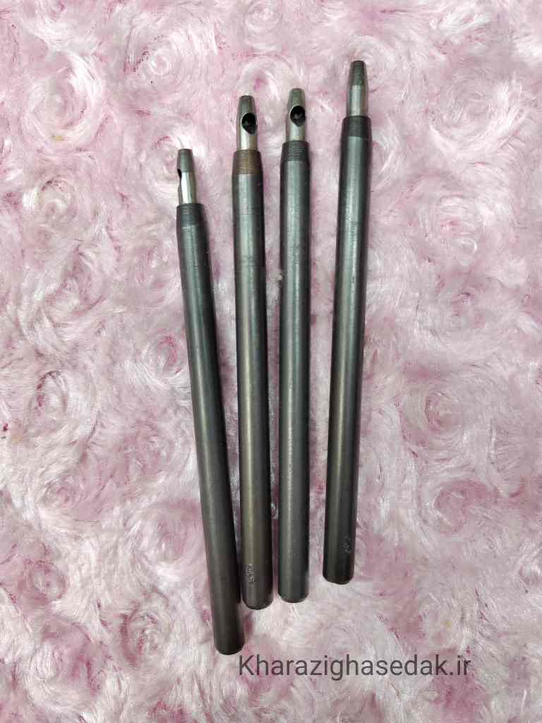 <ul> <li><em>کیفیت : عالی و درجه یک</em></li> <li><em>مناسب سوراخ کردن و پرچ خورشیدی</em></li> <li><em>در دو مدل سوراخ کن گرد و خورشیدی</em></li> </ul> سمبه چرم دوزی - تصویر 3