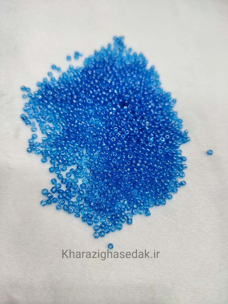 <ul> <li><em><strong>کیفیت : جنس درجه یک</strong></em></li> <li><em><strong>مناسب برای تاج سازی و جواهر سازیو گلسازی و...</strong></em></li> <li><em><strong>فروش بصورت یکب سته ی 40 گرمی میباشد</strong></em></li> <li><em><strong>فروش بصورت عمده هم امکان پذیر است.</strong></em></li> <li><em><strong>در رنگ های متنوع و جذاب موجود میباشد.</strong></em></li> </ul> منجوق شیشه ای - تصویر 5