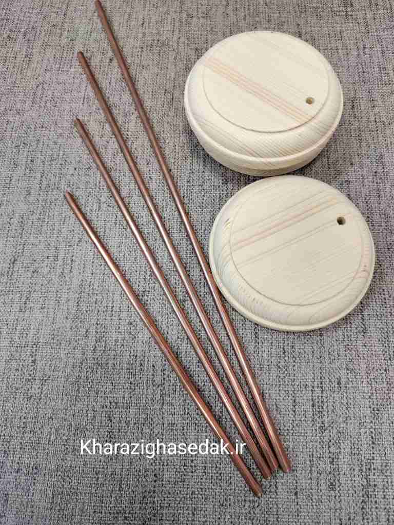 <ul> <li><em><strong>جنس: ام دی اف درجه یک و چوب روسی درجه یک</strong></em></li> <li><em><strong>اندازه میله چوبی:20cmm-25cm-30cm-35cm</strong></em></li> <li><em><strong>اندازه میله ی فلزی :20cmm-25cm-30cm-35cm</strong></em></li> <li><em><strong>هم سواخ وسط و هم سوراخ کنار موجود است.</strong></em></li> <li><em><strong>قبل از انتخاب حتما با کارشناسان ما در ارتباط باشید.</strong></em></li> <li><em><strong>فروش بصورت تکی و عمده</strong></em></li> </ul> پایه عروسک - تصویر 4