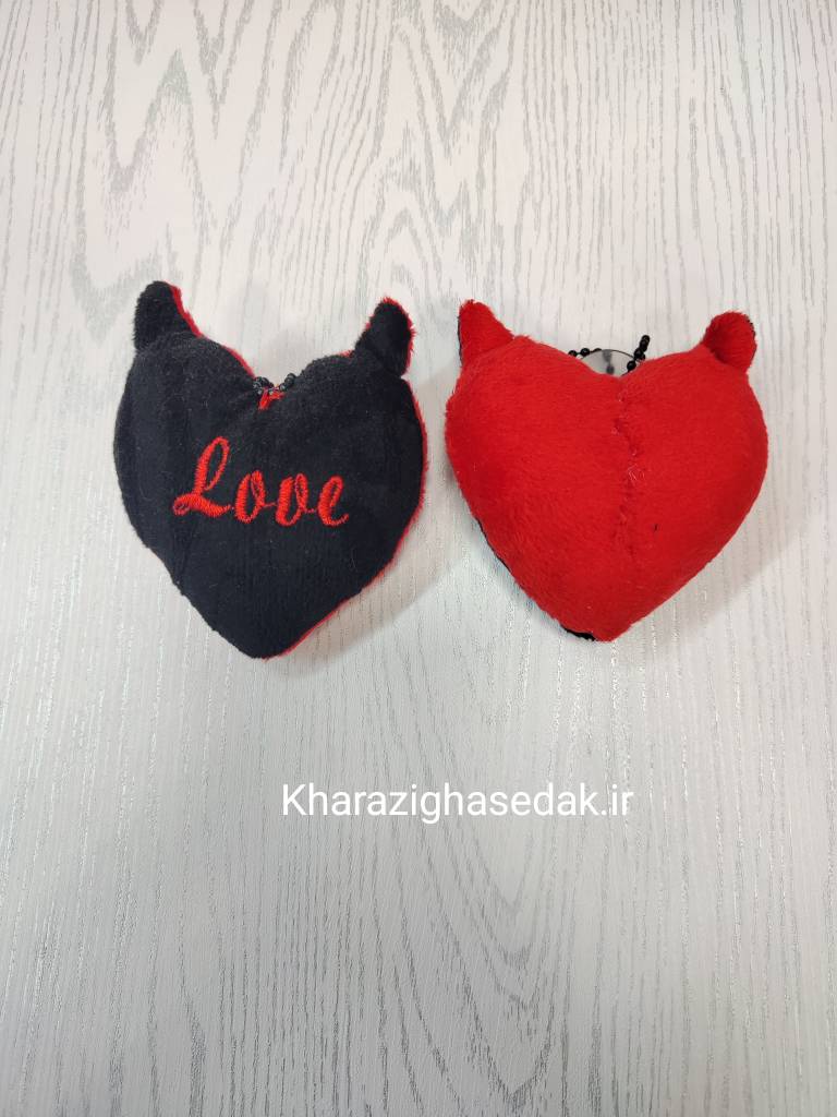 <ul> <li><em><strong>کیفیت : عالی و درجه یک</strong></em></li> <li><em><strong>مناسب :اکسسوری دست عروسک و جاسوئیچی و...</strong></em></li> <li><em><strong>در رنگ های قرمز و قرمز مشکی</strong></em></li> <li><em><strong>فروش بصورت تکی و عمده</strong></em></li> </ul> عروسک قلب قرمز - تصویر 4