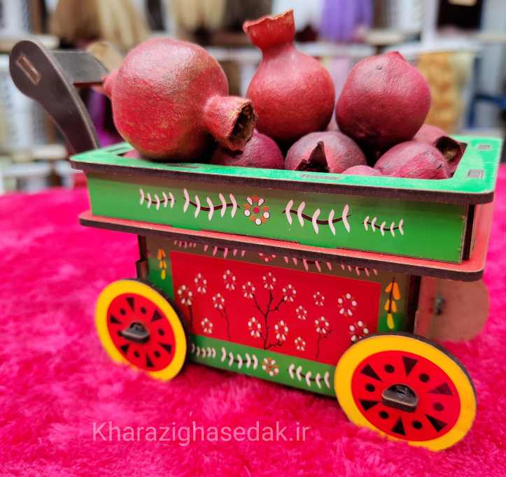 گیفت چرخ تافی چوبی